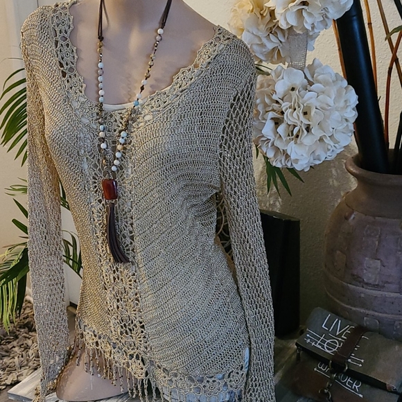 NWOT NEW GOLD SHIMMER CROCHET FRINGE SMALL SWEATER - Picture 11 of 16